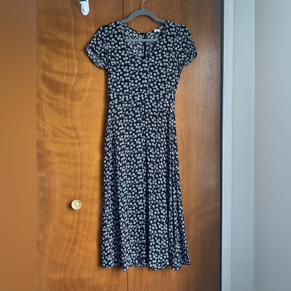 Gap black and white floral dress